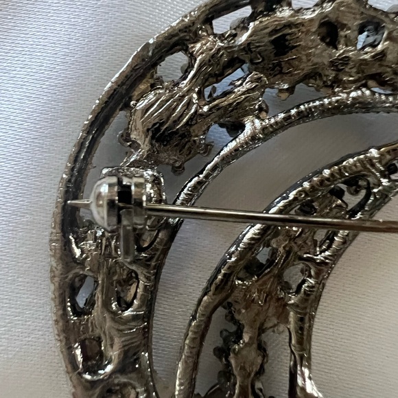 Moon Brooch - Picture 4 of 5